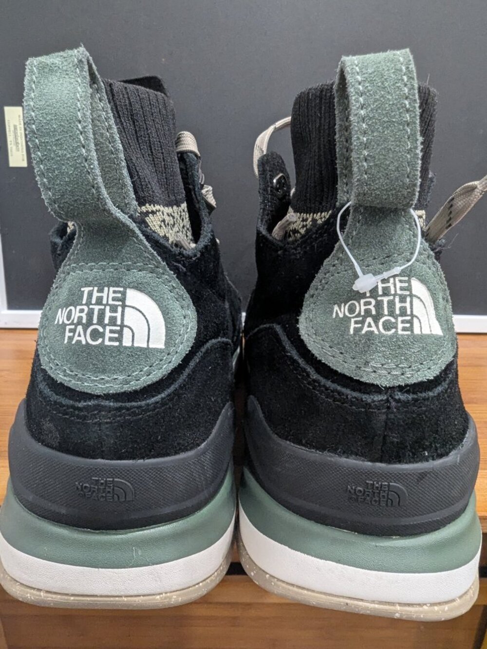 The North Face Back-To-Berkeley III Sport WP Boots Black Thyme Men's 11.5